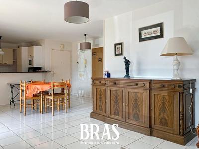 Appartement - 81 m² - 4 pièces