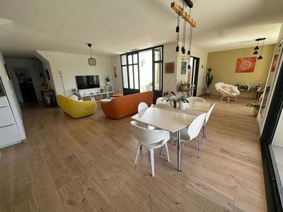 Villa - 186 m² - 8 pièces