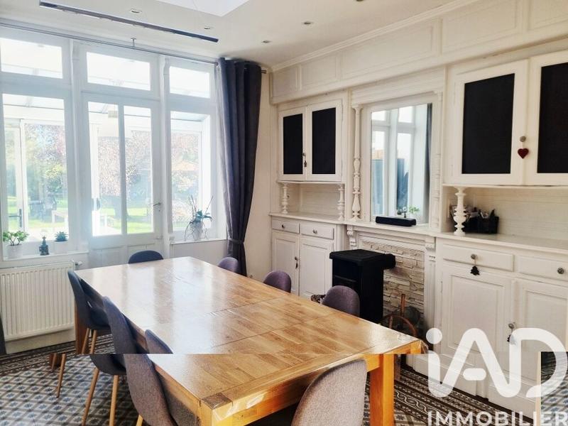 Maison - 185 m² - 8 pièces