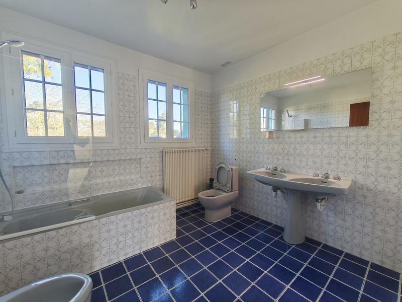 Maison - 187 m² - 10 pièces