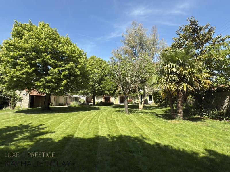 Maison - 380 m² - 11 pièces