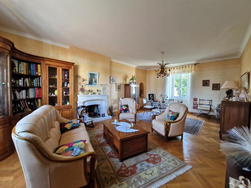 Maison - 195 m² - 7 pièces