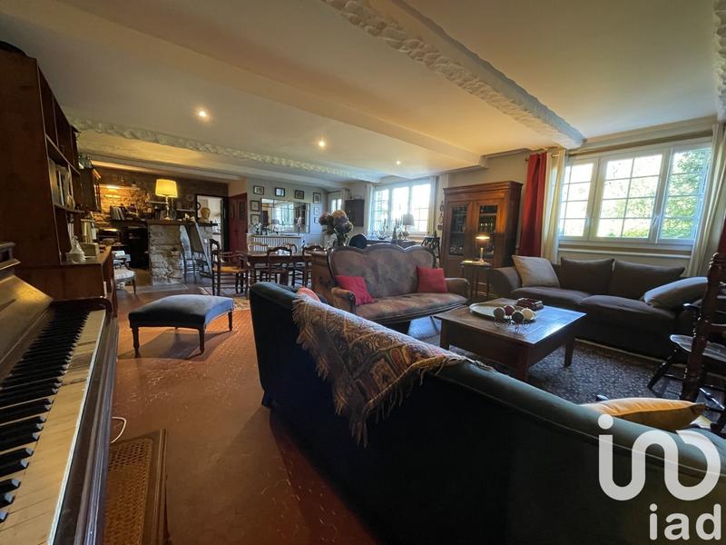 Maison - 275 m² - 11 pièces