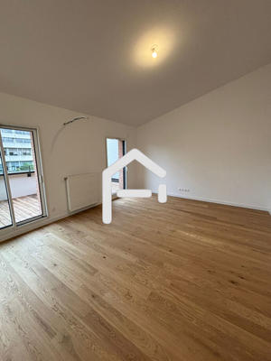 Appartement - 96 m² - 4 pièces