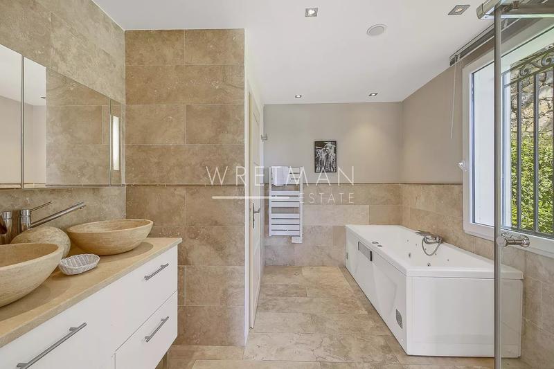 Villa - 440 m² - 10 pièces