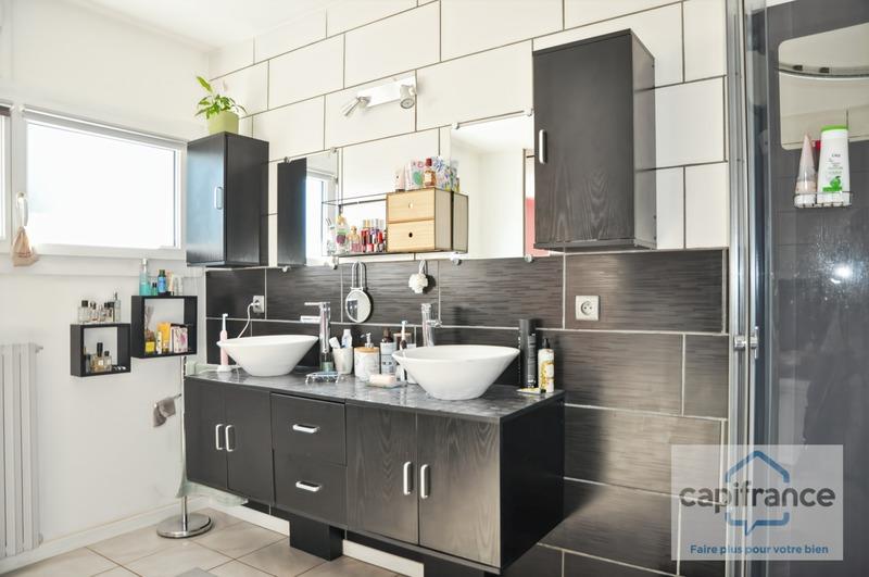 Maison - 200 m² - 9 pièces