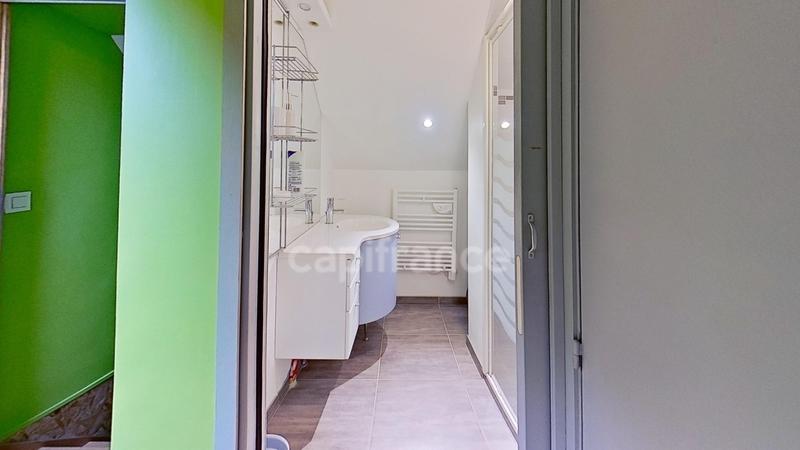 Maison - 246 m² - 10 pièces