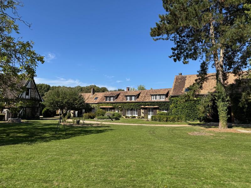 Maison ancienne - 303 m² - 8 pièces