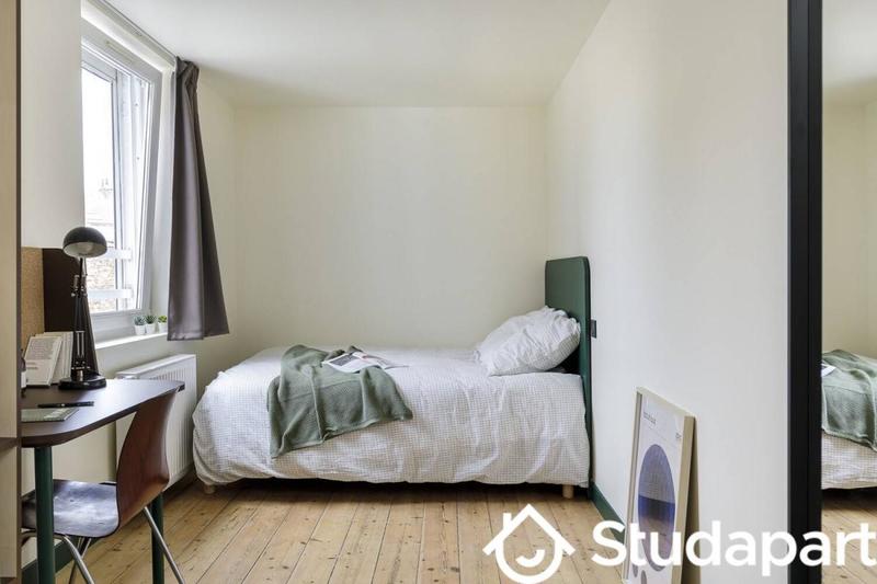 Chambre - 11 m² - 1 pièce