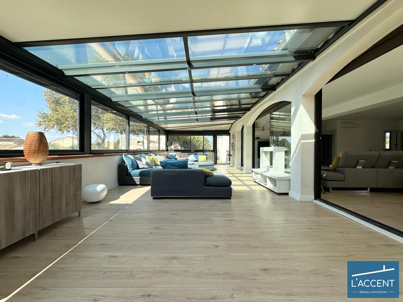 Maison - 370 m² - 7 pièces