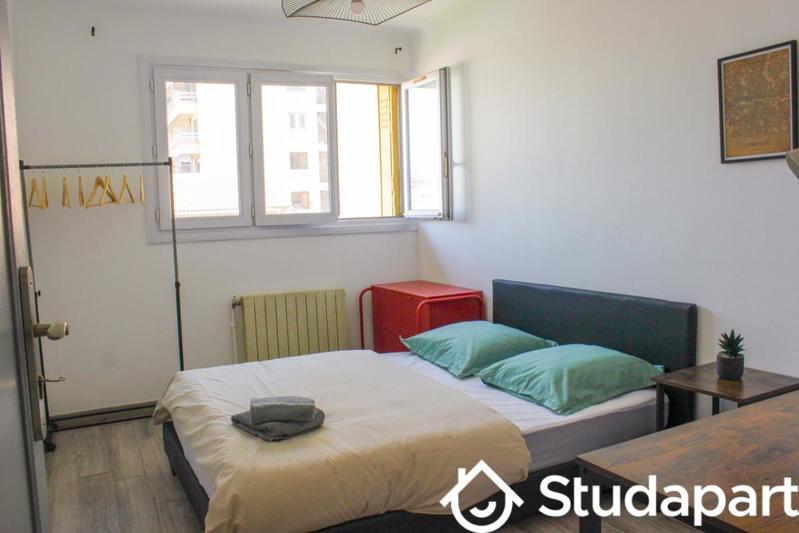 Chambre - 11 m² - 1 pièce