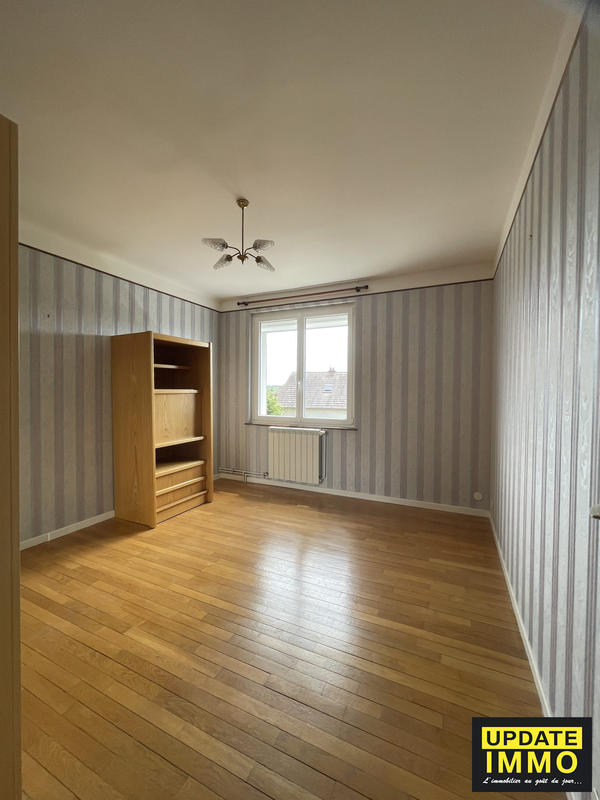 Maison - 137 m² - 8 pièces