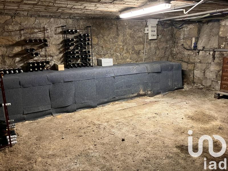 Maison - 220 m² - 8 pièces