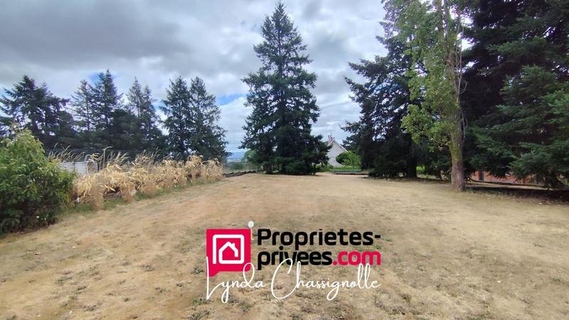 Terrain constructible - 1 100 m²