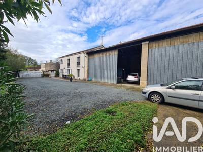 Maison - 202 m² - 7 pièces