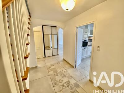 Maison - 197 m² - 9 pièces