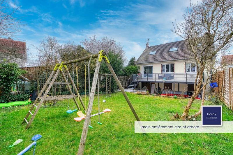 Maison - 140 m² - 6 pièces