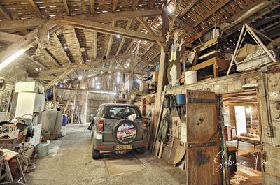 Propriété - 245 m² - 7 pièces