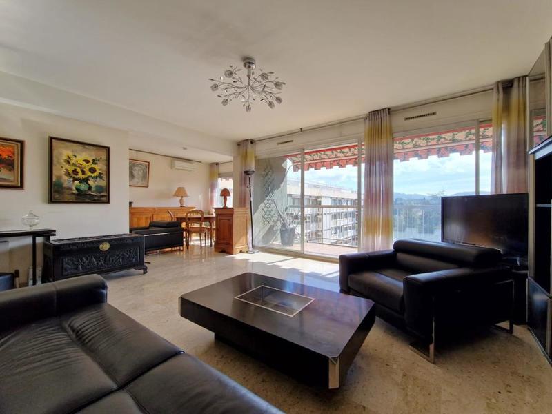 Appartement - 96 m² - 4 pièces