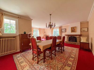 Maison - 166 m² - 7 pièces