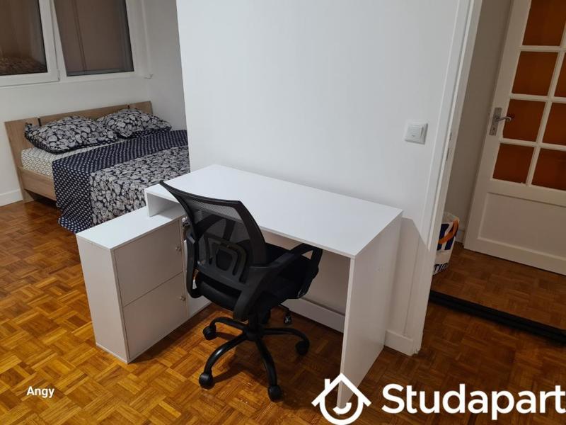 Chambre - 10 m² - 1 pièce