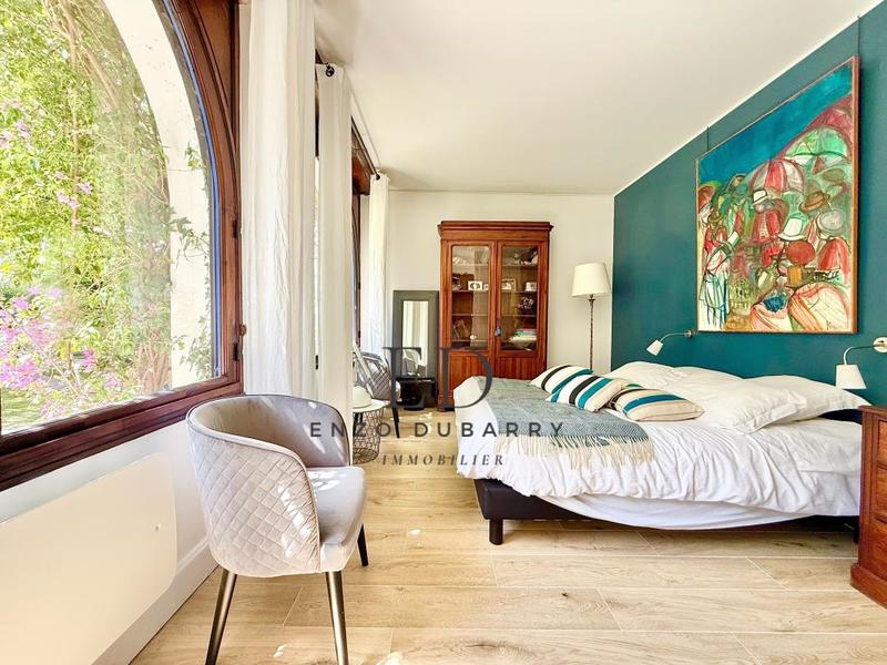 Appartement - 167 m² - 5 pièces