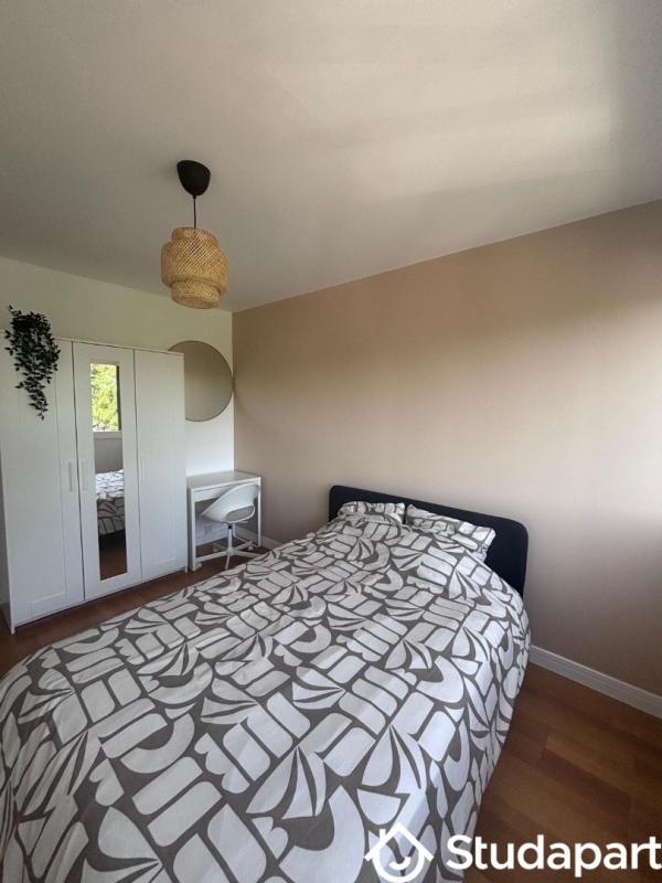 Chambre - 11 m² - 1 pièce