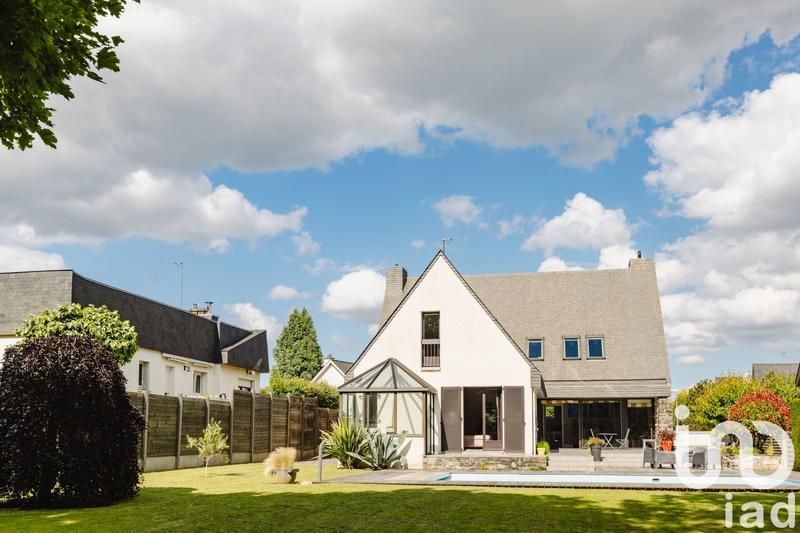 Maison - 210 m² - 8 pièces