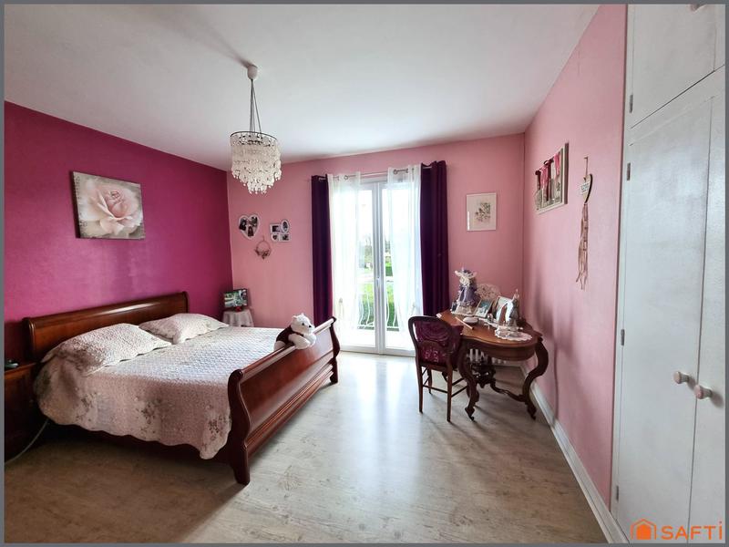 Maison - 218 m² - 9 pièces