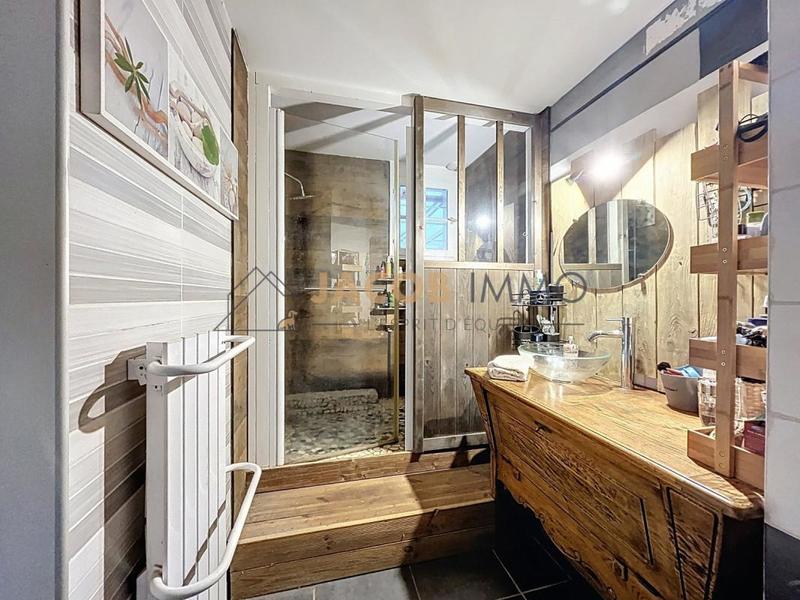 Maison - 176 m² - 8 pièces