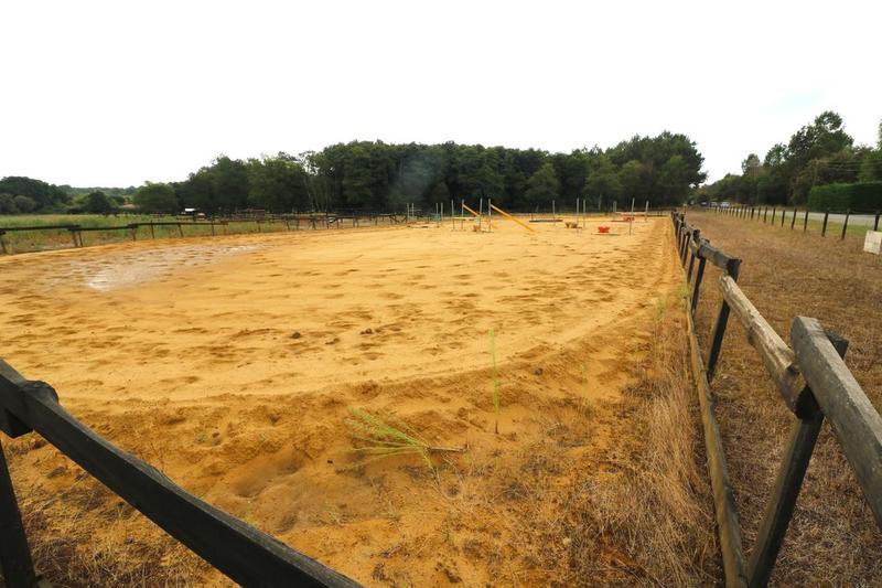 Propriété - 220 m² - 9 pièces