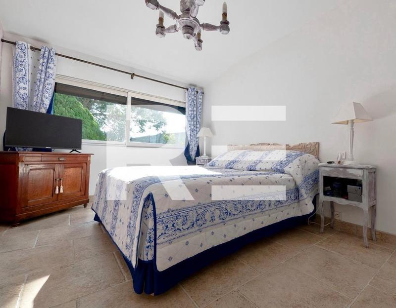 Propriété - 278 m² - 7 pièces