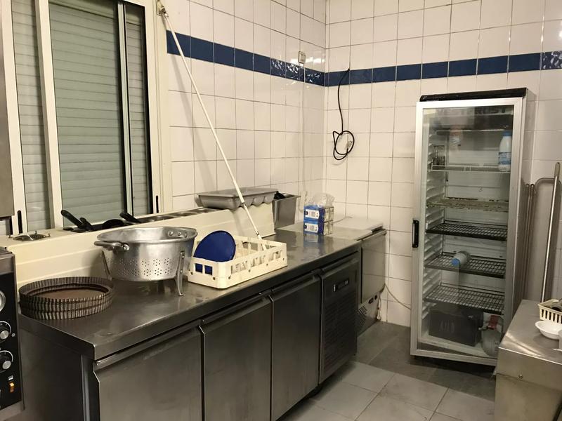 Local commercial - 94 m² - 1 pièce