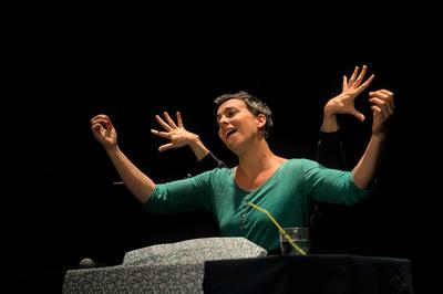 A 4 Mains – Cie Minuscule