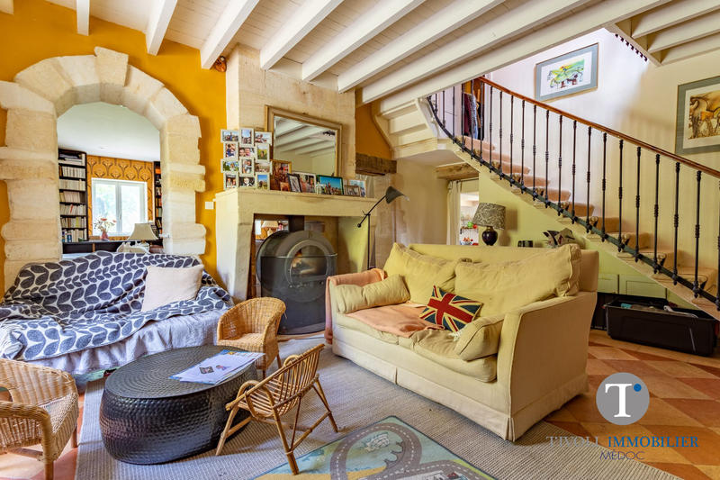 Maison - 530 m² - 10 pièces