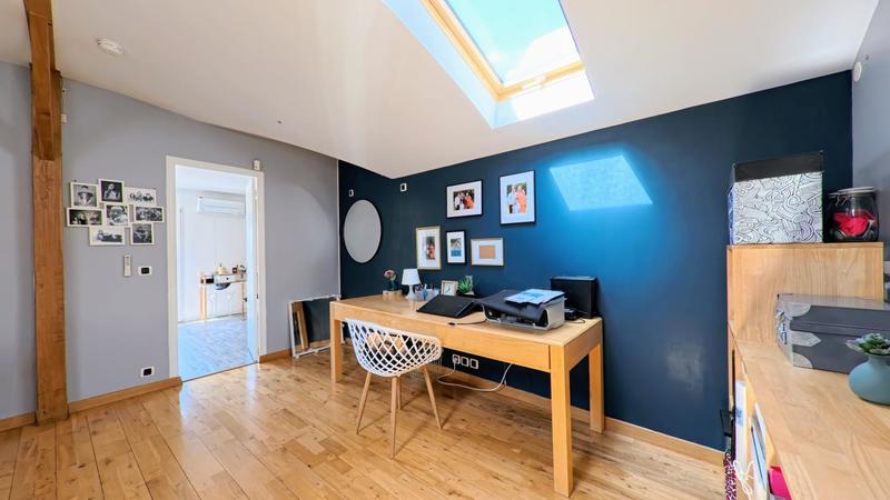 Maison - 215 m² - 9 pièces