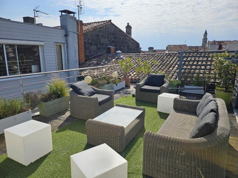 Appartement - 200 m² - 7 pièces