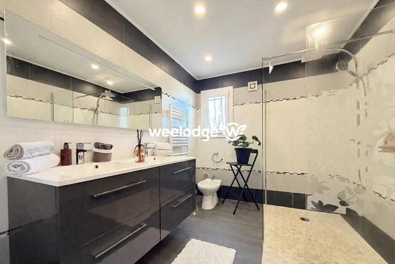 Maison - 168 m² - 7 pièces