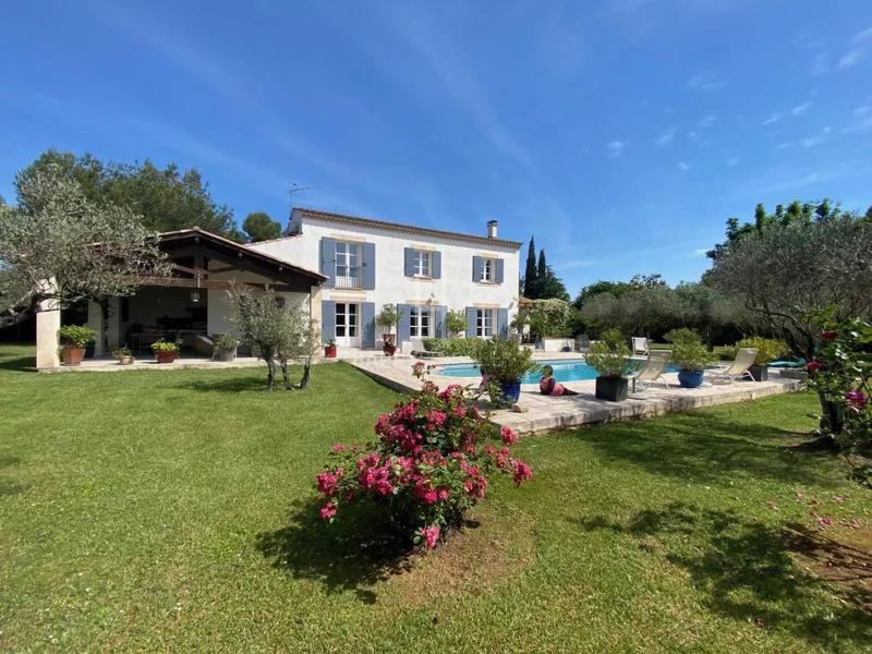 Propriété - 198 m² - 7 pièces