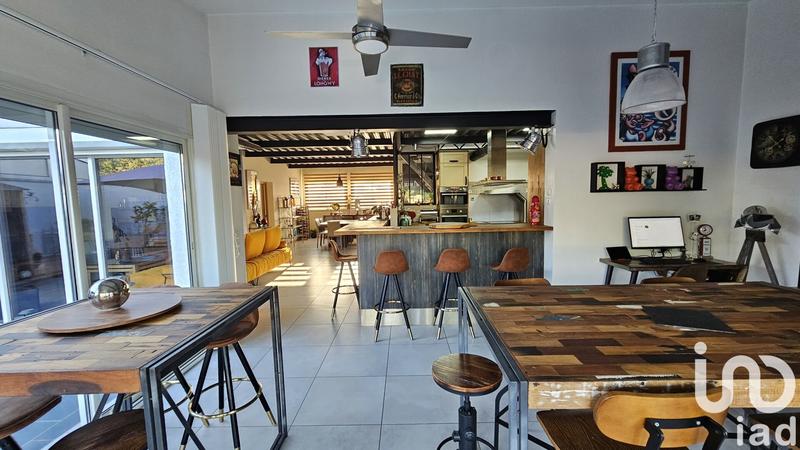 Maison - 214 m² - 7 pièces