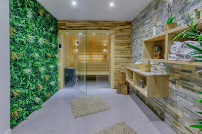 Maison - 240 m² - 7 pièces