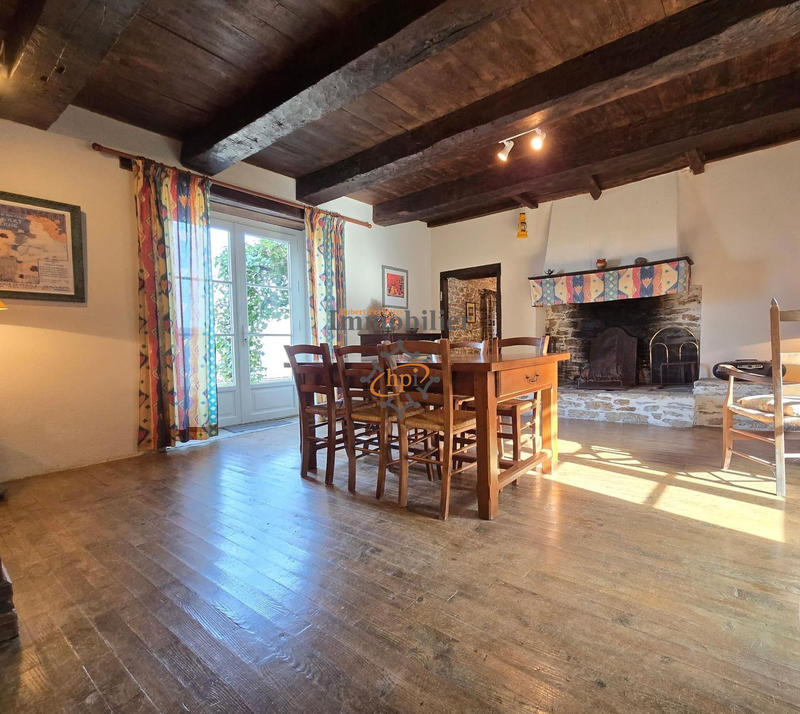 Maison - 190 m² - 4 pièces