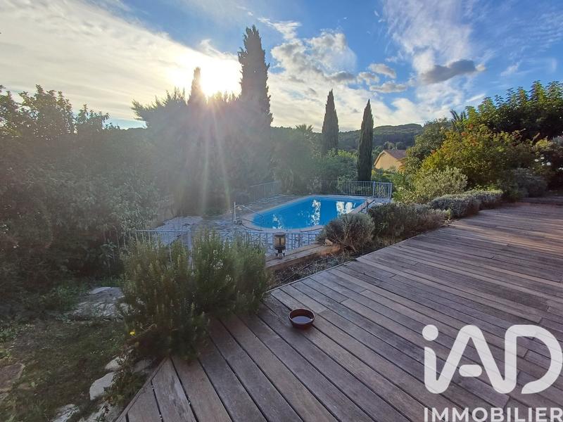 Maison - 200 m² - 7 pièces