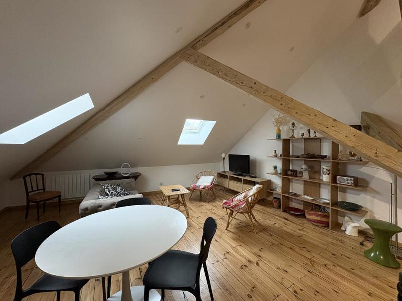 Appartement - 90 m² - 3 pièces