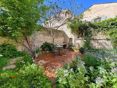 Demeure - 251 m² - 9 pièces