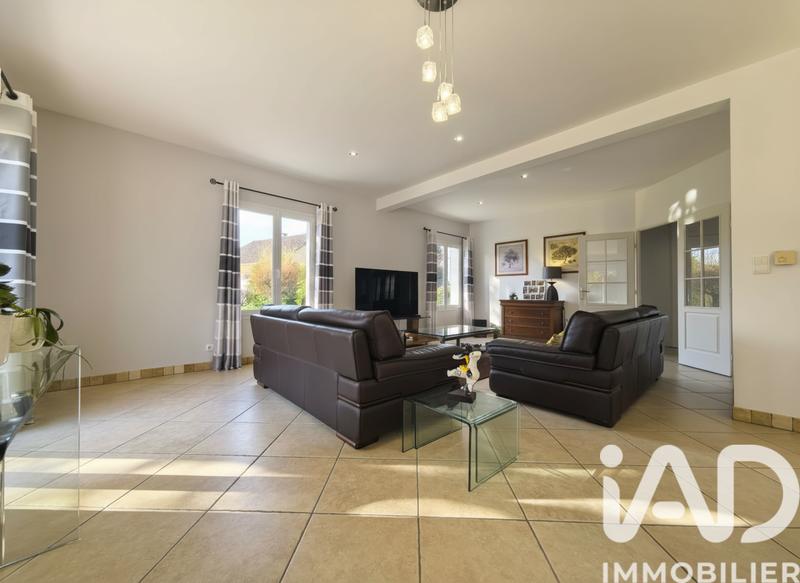 Maison - 224 m² - 8 pièces