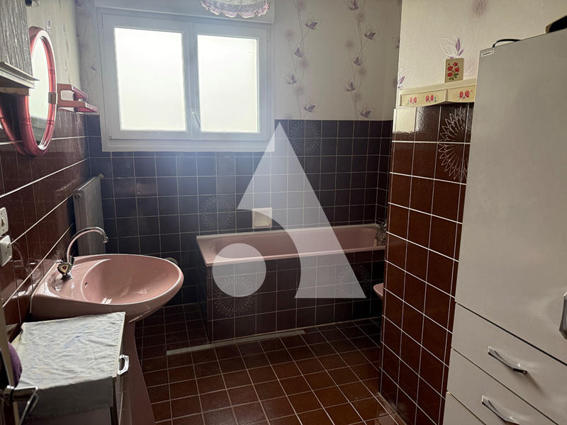 Maison - 90 m² - 4 pièces