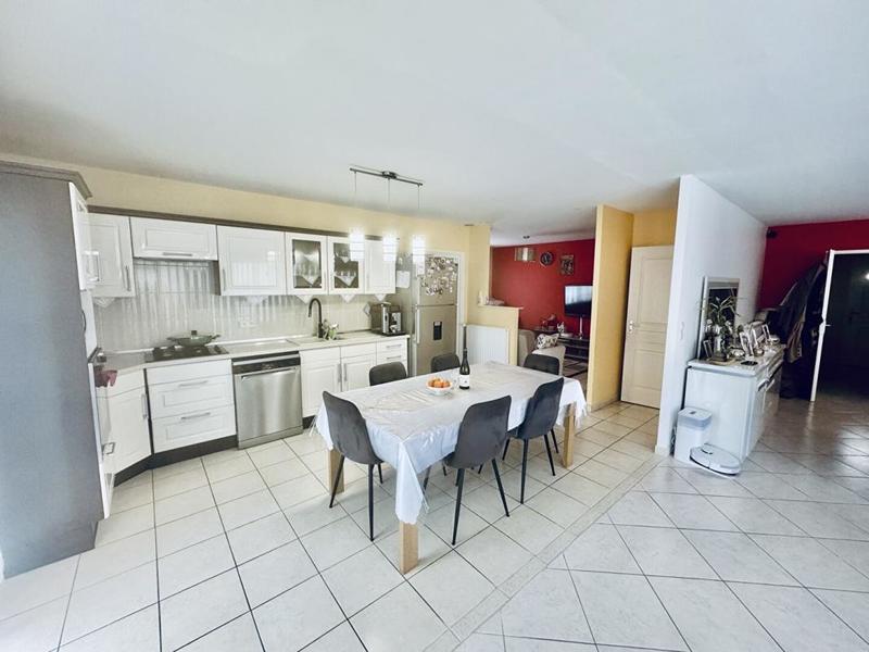 Maison - 198 m² - 8 pièces