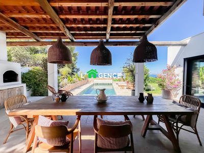 Maison - 158 m² - 4 pièces