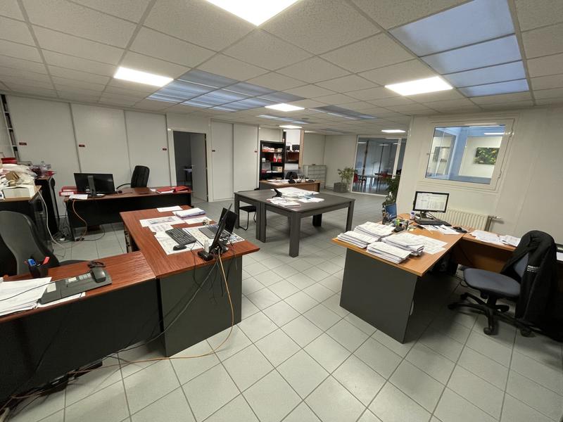 Local d'activités - 670 m²